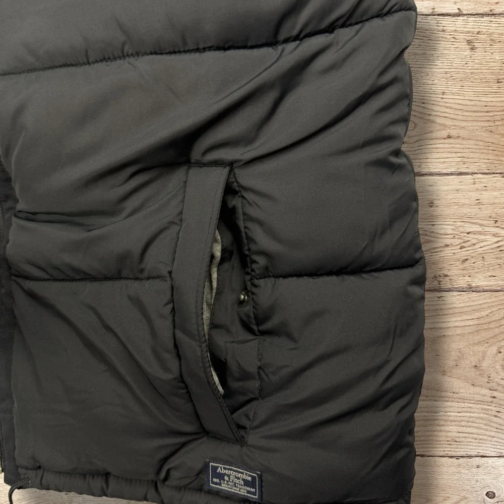 ABERCROMBIE FITCH Quilted Puffer Vest Black Removable Faux Fur Hood Womens XL - Picture 7 of 12